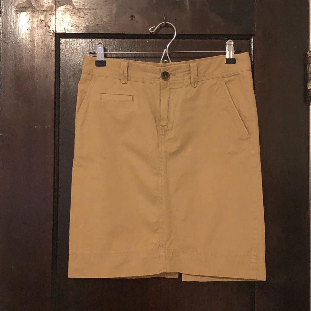 GAP Khaki Knee Length Skirt w/ Back Slit & Buttons